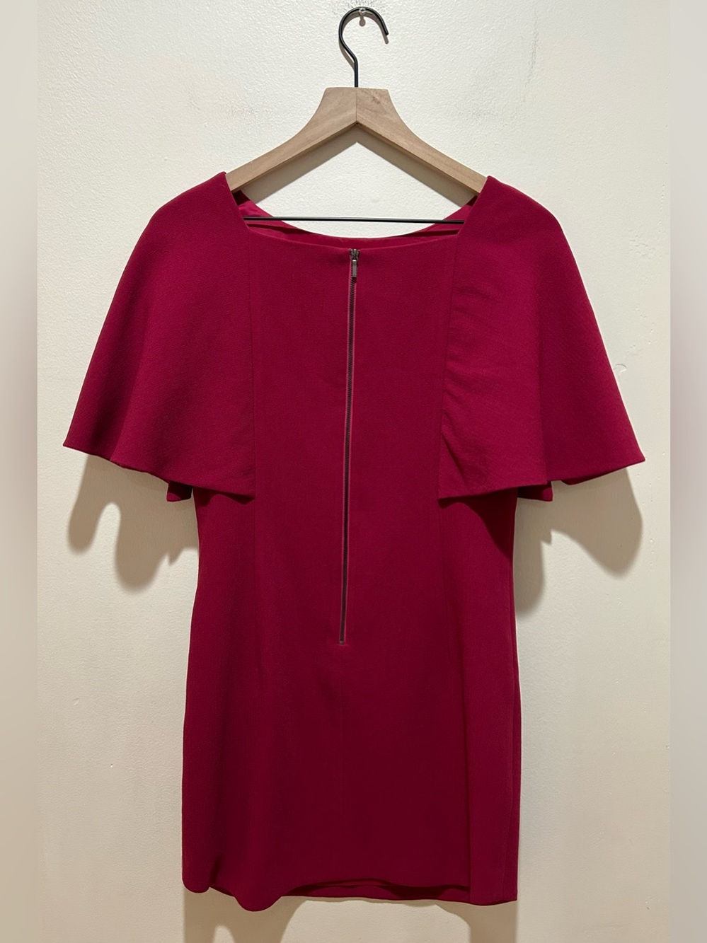 Trina Turk Bryce Shift Dress in Loganberry Pink w/ Flutter Sleeves Women Size 2 - Picture 2 of 6